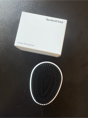 Spoiled Pocket Styling Brush - Black & White Compact Detangler